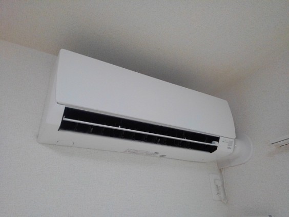 その他設備　他室参考写真　エアコン2台ついています
