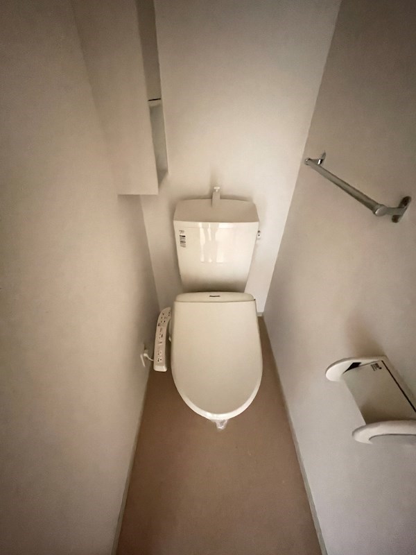 トイレ　当物件の参考写真です。(同建物の部屋)