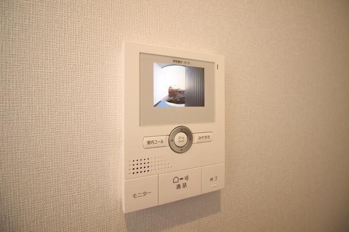 その他　テラスハウスなので1Ｆ・2ＦにＴＶモニターホン設置