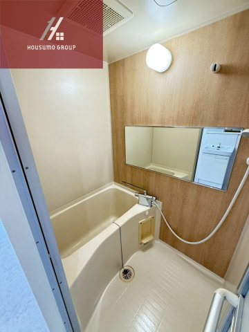 バス・シャワールーム　コンパクトで使いやすいお風呂です