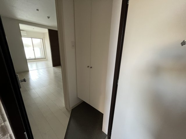 収納　イメージとして同マンション他部屋を表示しています