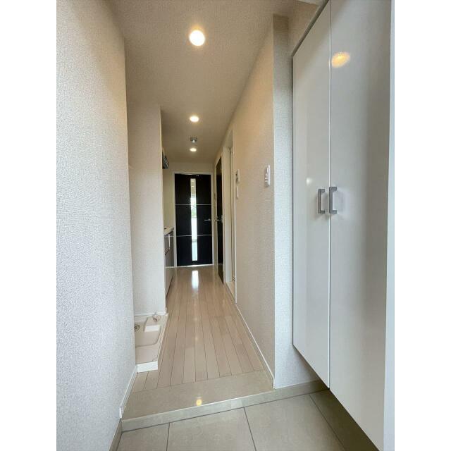 玄関　※同タイプ参考写真