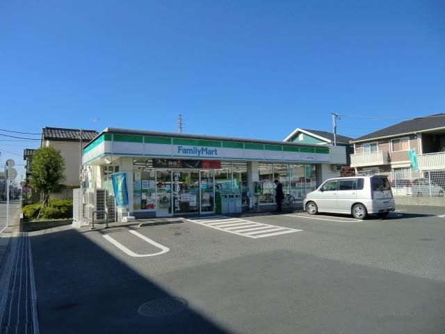 コンビニ　ファミリーマート（コンビニ）まで10m