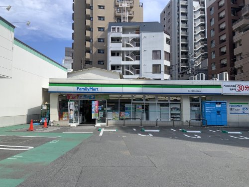 コンビニ　ファミリーマート サンズ原町田三丁目店（コンビニ）まで328m