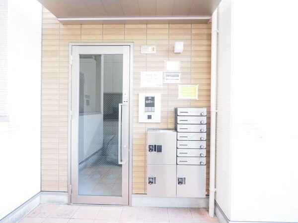 エントランス　くじらのゼロ賃貸は＼仲介手数料0円×初期費用最安×全国対応／