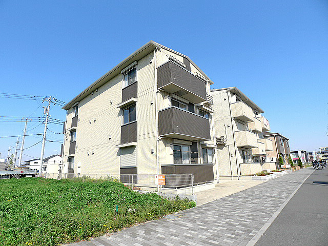 建物外観　クラルテのご紹介は住まいの窓口　アソシエへお任せ下さい。