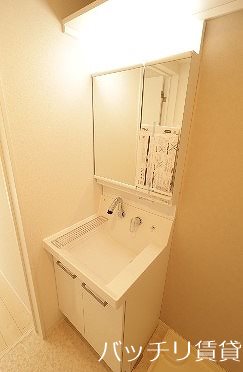 洗面設備　同型イメージの為、現状を優先致します。