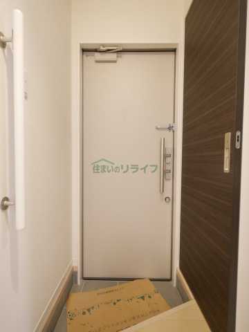 玄関　別部屋の参考写真となります。