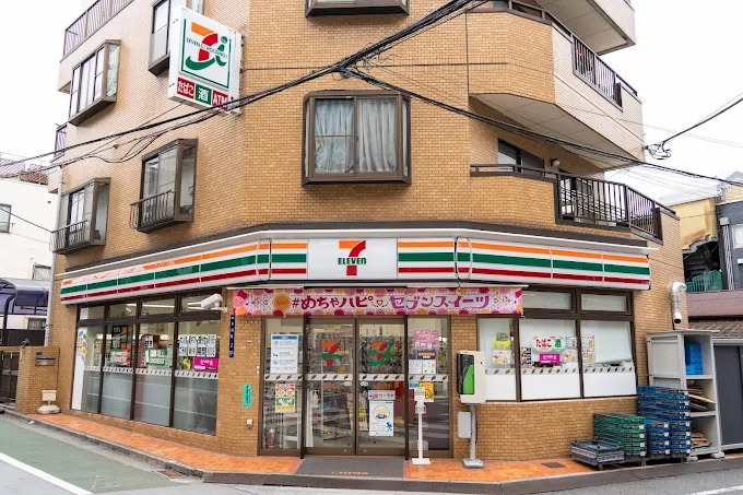 コンビニ　セブンイレブン板橋氷川町店（コンビニ）まで201m