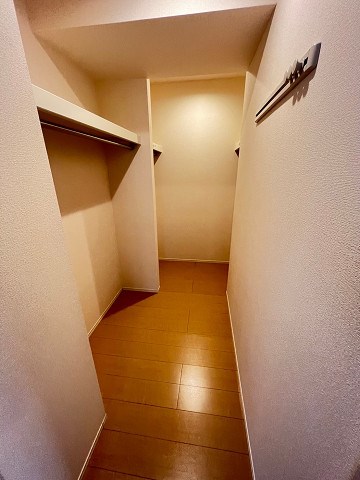 収納　大容量のウォークインクローゼット完備。