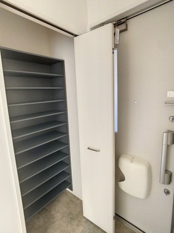 ハイムスクエア石巻双葉六番館の玄関写真