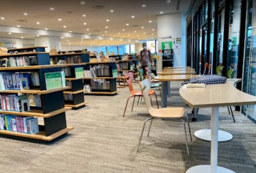 図書館　江東区立豊洲図書館（図書館）まで335m
