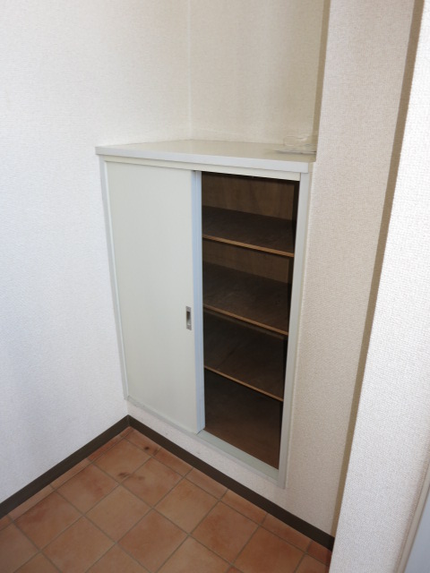 玄関　参考写真（同物件別部屋）