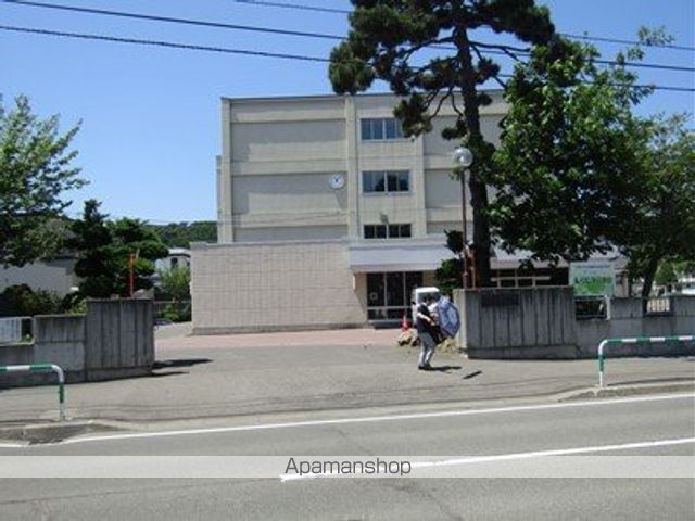 小学校　藻岩小学校（小学校）まで3667m
