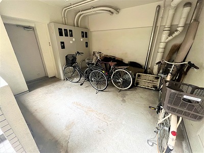 駐車場　駐輪場（無料）