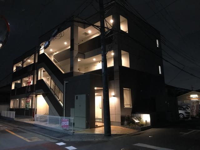 建物外観　外観写真（夜）