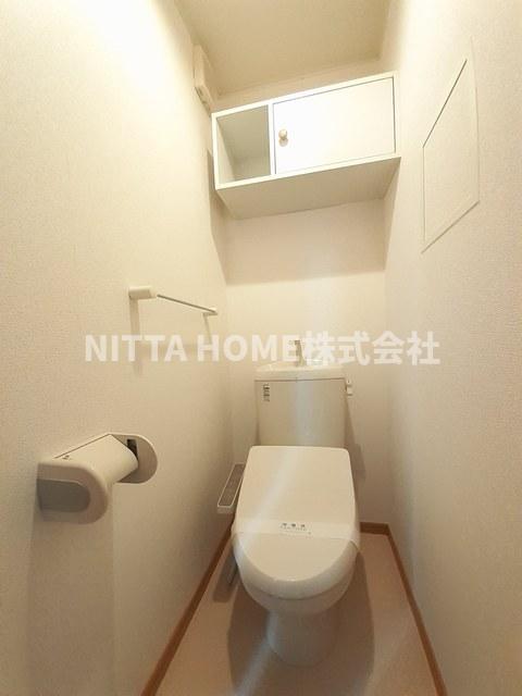 トイレ　温水洗浄付きのトイレです＊