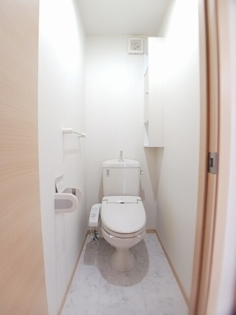 トイレ　落ち着いたトイレです