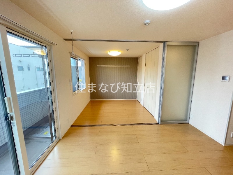 居室・リビング　同型別部屋写真
