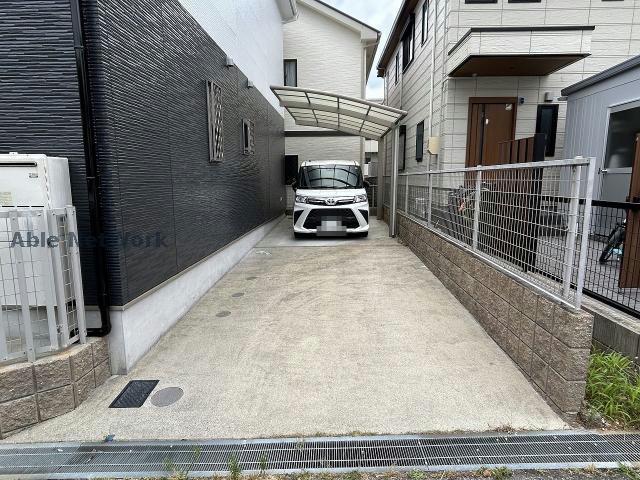 駐車場　駐車場