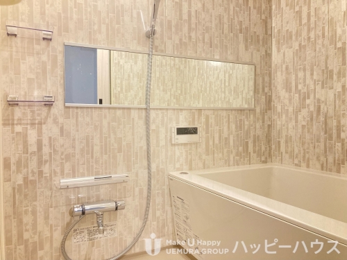 バス・シャワールーム　同物件の同じタイプの間取りのお写真です。現況優先でお願いしま