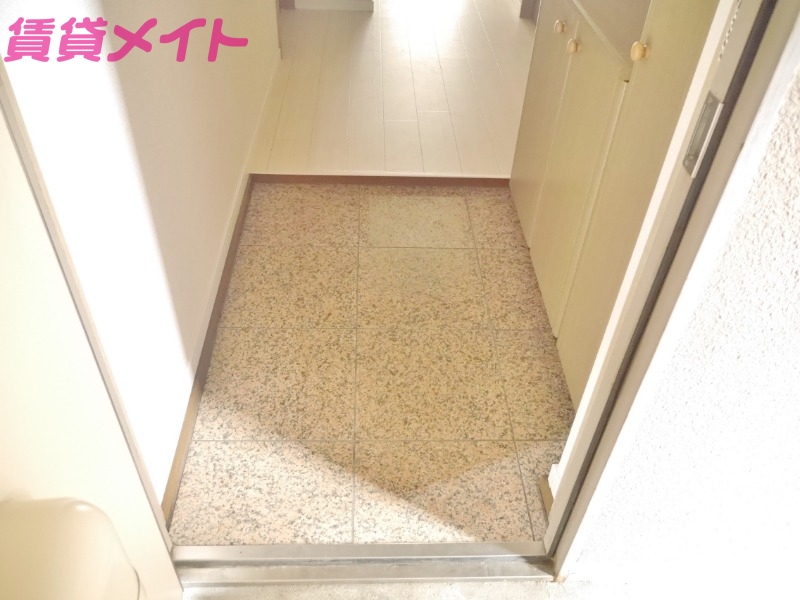 玄関　同型参考写真