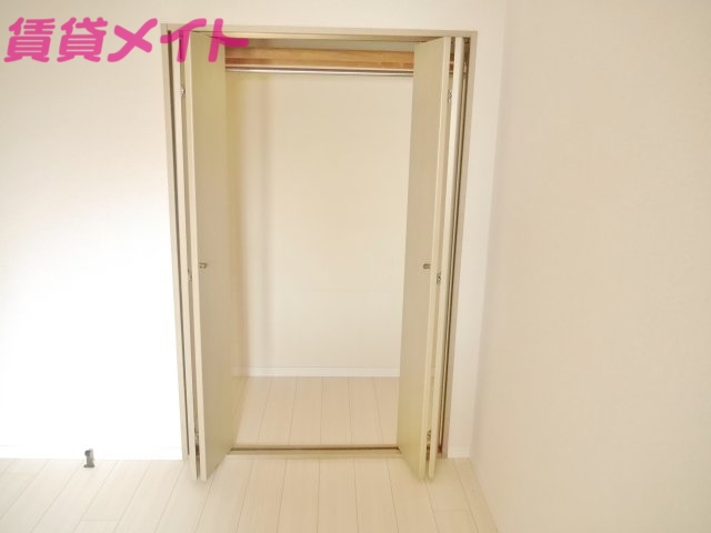 収納　同型参考写真