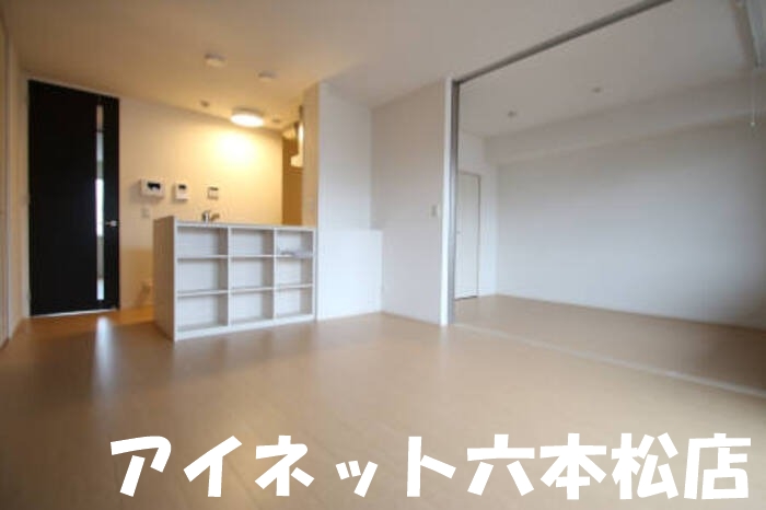 居室・リビング　広々としていいですね。