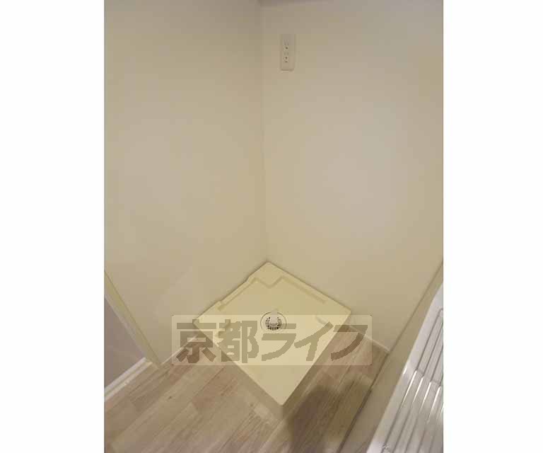 その他設備　室内に洗濯機置けます。