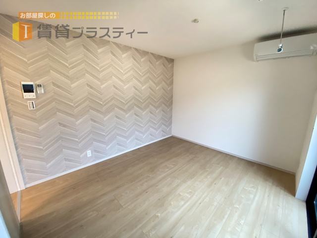 居室・リビング　アクセントクロスもオシャレですね。
