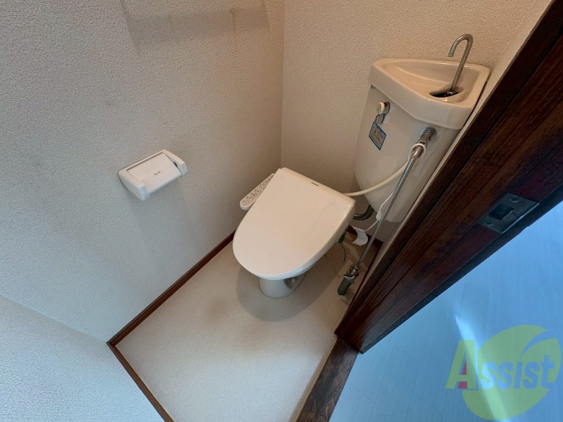 トイレ　こちらはトイレです。清潔感があり、安心して使用できます。