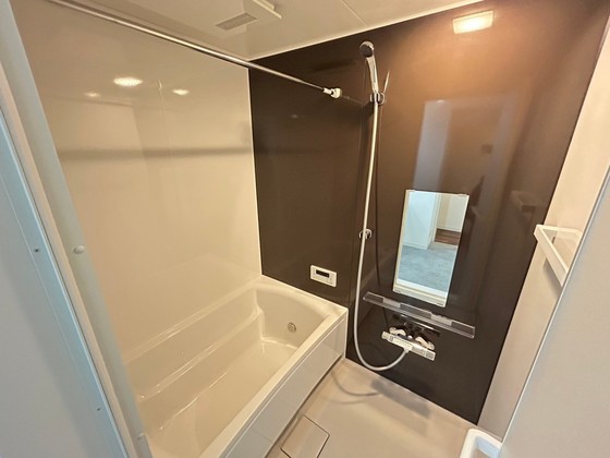バス・シャワールーム　※別部屋の写真です