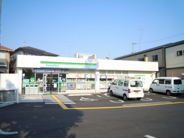 コンビニ　ファミリーマート箕面瀬川二丁目店（コンビニ）まで116m