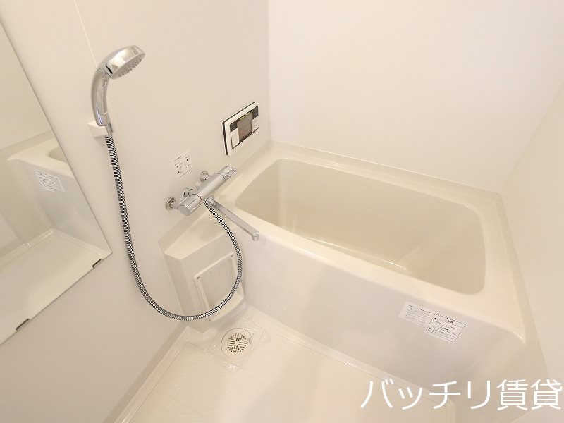 バス・シャワールーム　※同型タイプの為現状優先