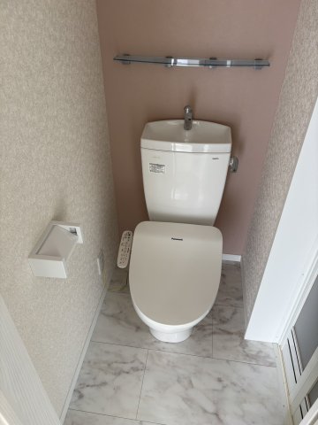 トイレ　別のお部屋の参考写真です