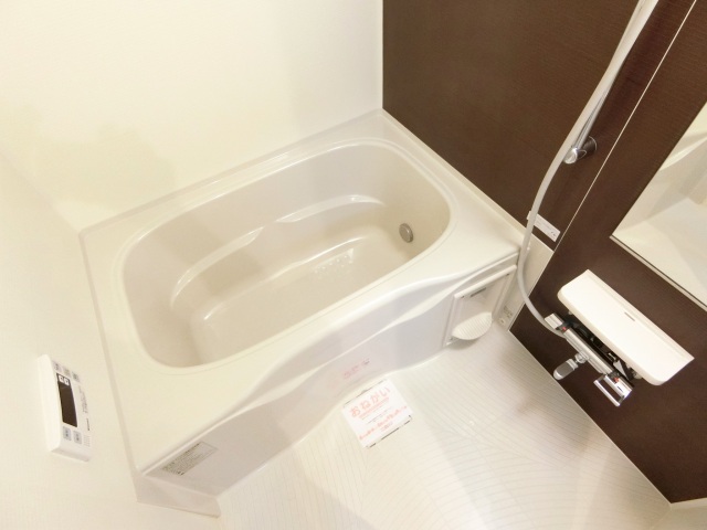 バス・シャワールーム　追い焚き浴室乾燥機付き