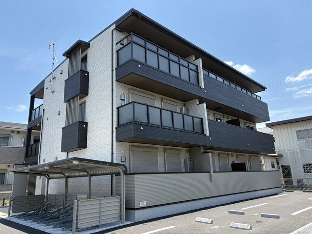 建物外観　落ち着いた雰囲気の外観です