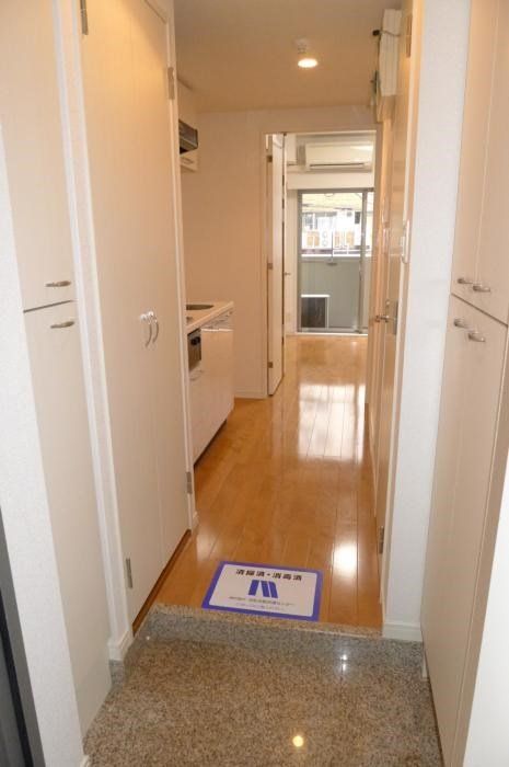 玄関　別タイプの室内参考写真です