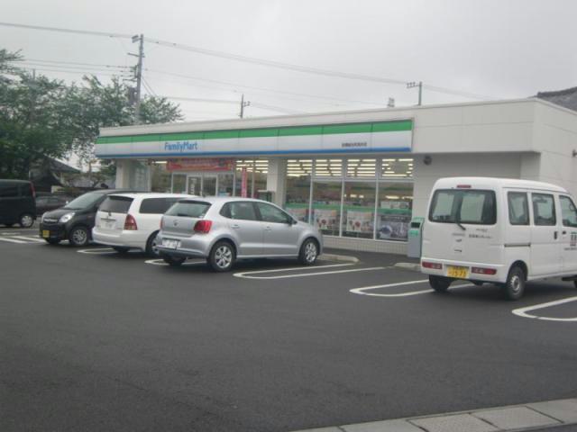 コンビニ　ファミリーマート前橋元総社町店（コンビニ）まで679m