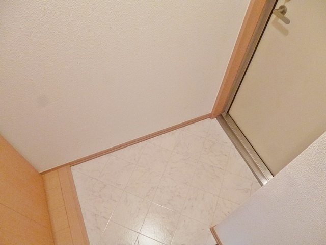 玄関　広々とした玄関スペースです♪
