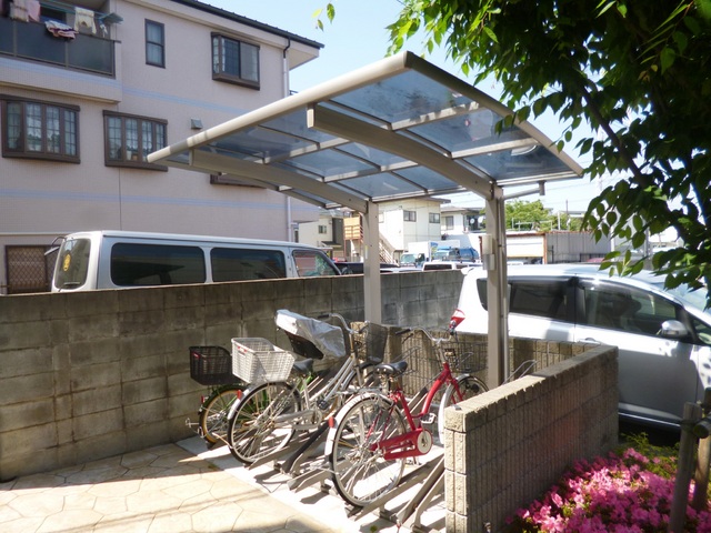 その他共有部分　屋根つきの駐輪スペース有ります♪