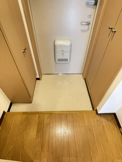 玄関　※別部屋参考写真