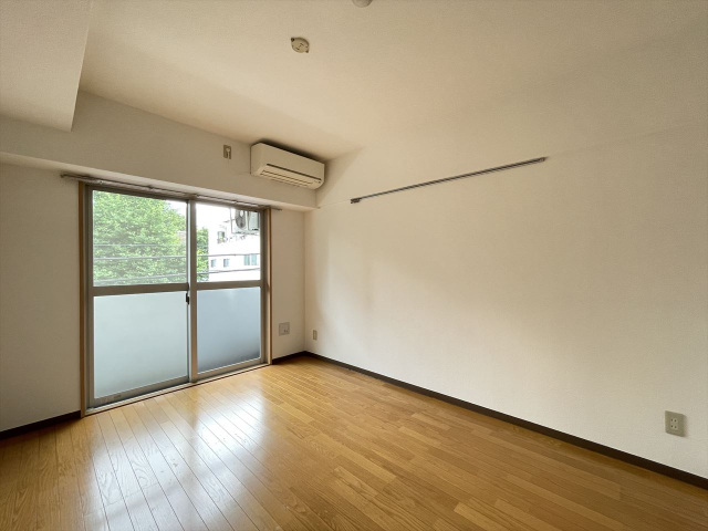 居室・リビング　※別部屋参考写真