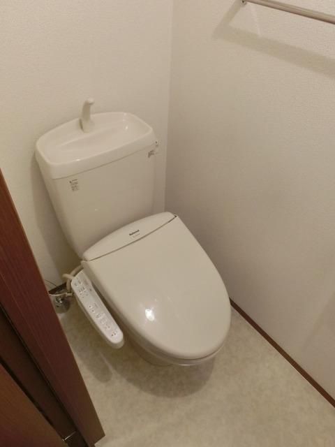 トイレ　ウォシュレット付き