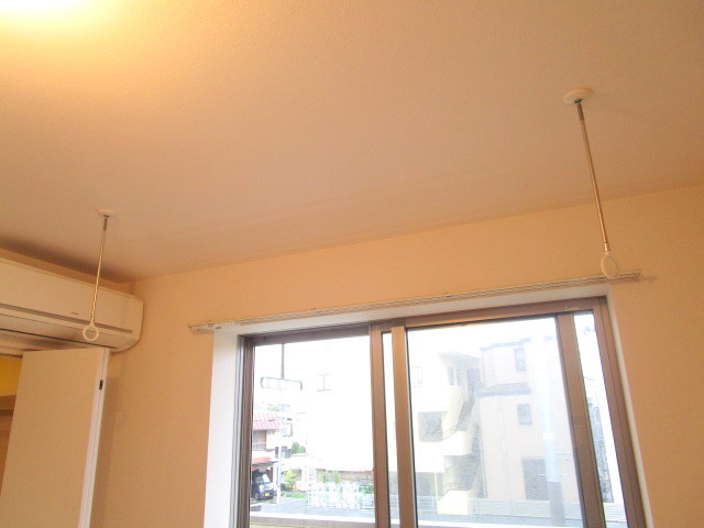 その他設備　★室内物干しフック／同物件別号室反転タイプ写真★