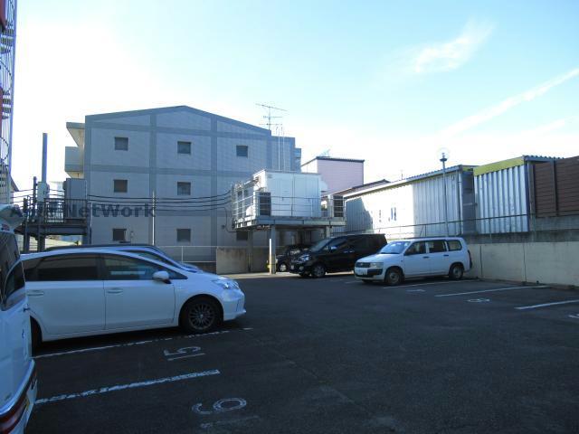 駐車場　駐車場
