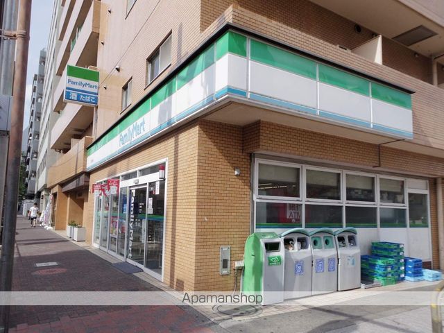 コンビニ　ファミリーマート（コンビニ）まで264m
