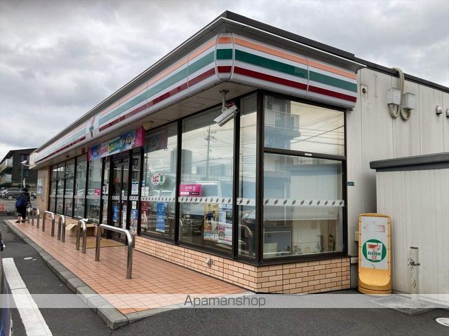 コンビニ　セブンイレブン（コンビニ）まで984m