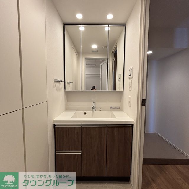 洗面設備　※写真は同タイプ住戸です。