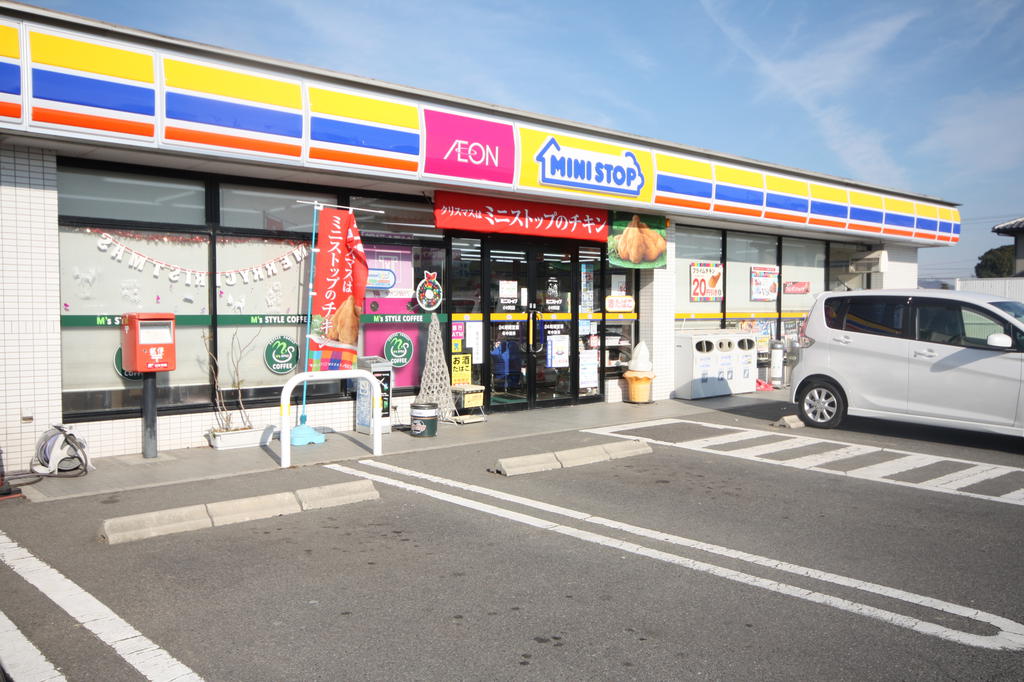 コンビニ　ミニストップ高松多肥下町店（コンビニ）まで151m